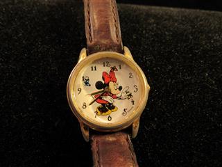 VINTAGE LOT OF WALT DISNEY MICKEY MOUSE WATCHES, EARRIINGS & FIGURE 